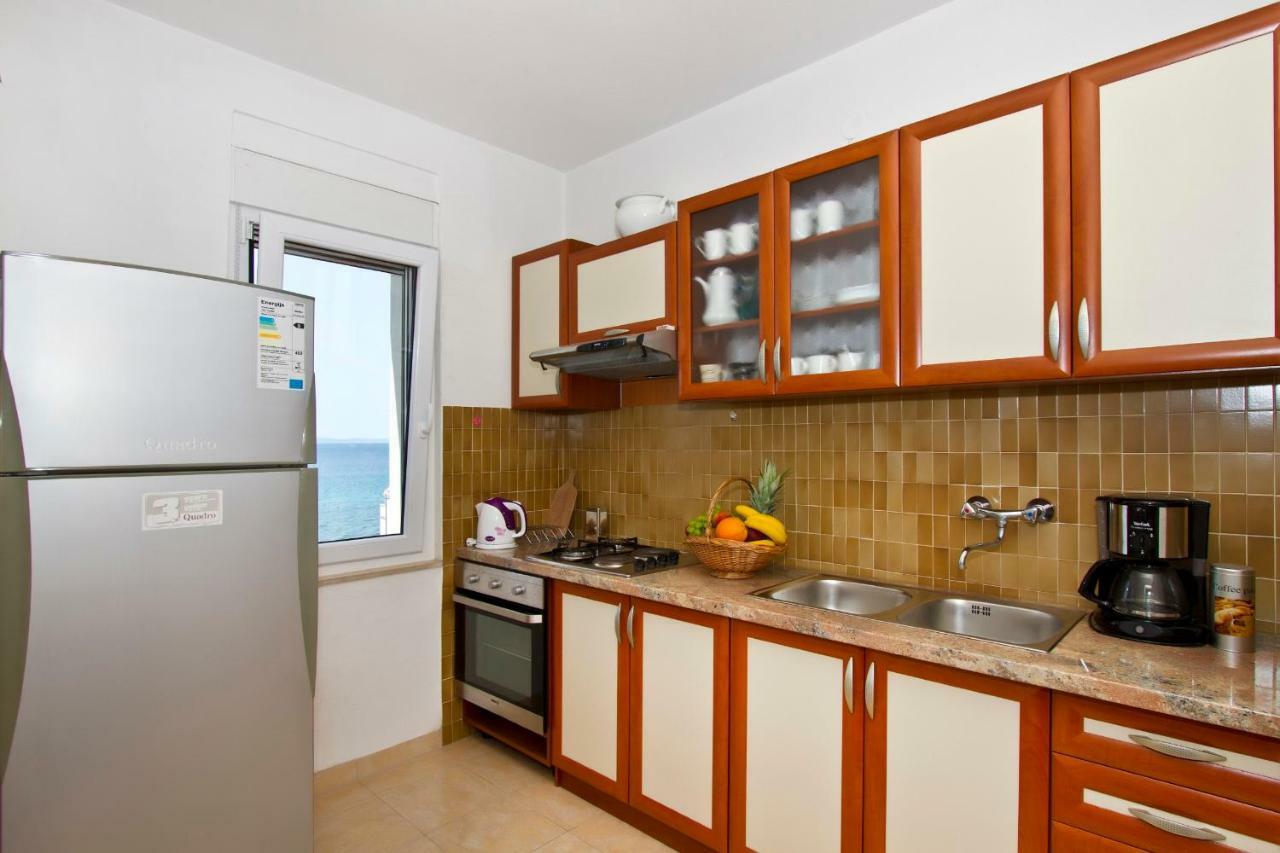 Apartment Topic Near The Beach Подстрана Экстерьер фото